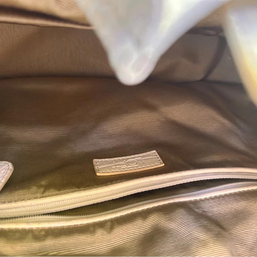 Ann Taylor LOFT Elegant Tan and White woven Women's Bag